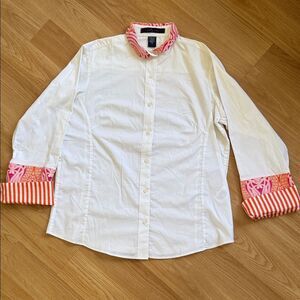 Pearly Vine White Button-Up Shirt with Pink Pattern Accents Size Large
